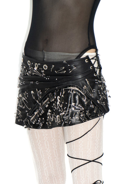 LISA PIERCING MINI SKIRT